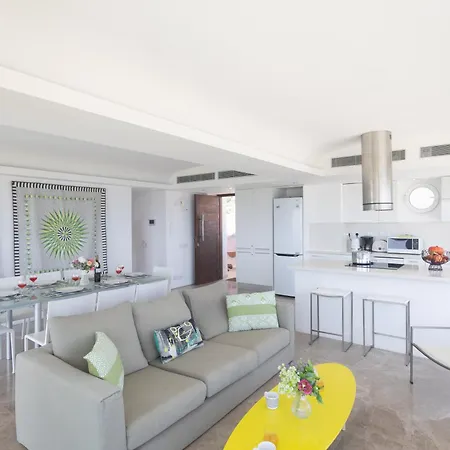 Thalassa Luxury شقة